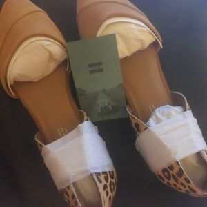 Toms Womens flats size 10